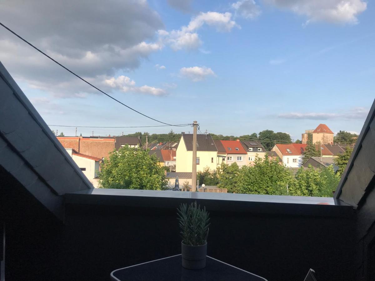 Apartment Mit Dachloggia ซาร์ลุย ภายนอก รูปภาพ